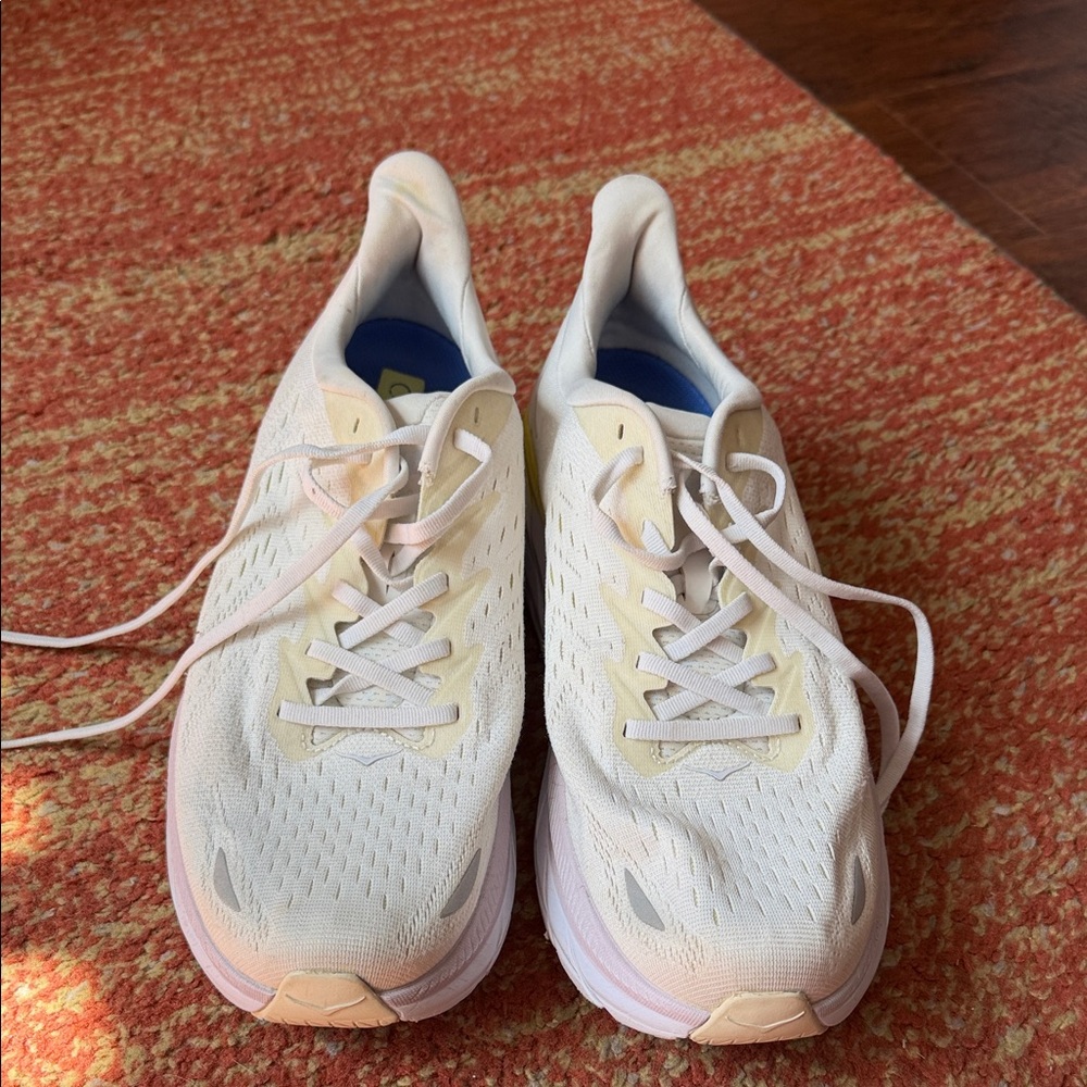 Hoka One One Cream/ Yellow Women's Clifton 8 Sneaker